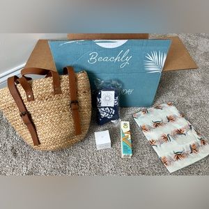Beachly lot of five items from past boxes-Picnic bag, serum, balm, scarf & socks